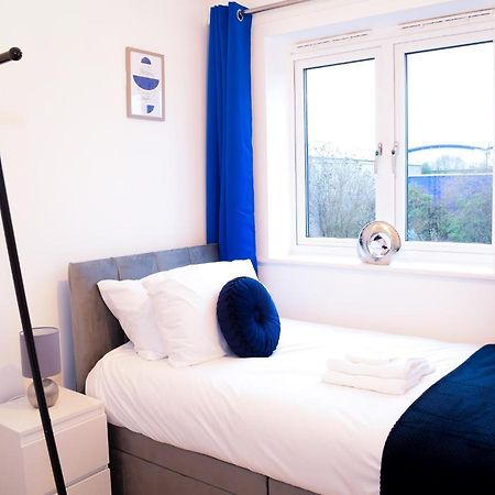 Modern 3 Bed House Apartment Wolverhampton Exterior photo